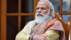 नरेंद्र मोदी