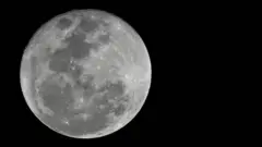 A Lua vista no céu da Venezuela