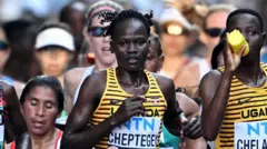 Rebecca Cheptegei correndo a maratona femininayalla bet sign upBudapesteyalla bet sign up2023.