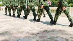 সামরিক বাহিনী