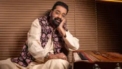 பாடகர் ஹரிஹரனின் பிரபல 8 பாடல்கள் எவை? 