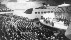 10ª Conferencia Panamericana reunida em Aula Magna na Universidade Central da Venezuela em 1954