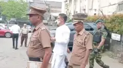 මත්ද්‍රව්‍ය ජාවාරම් කරුවකු බව කියන ගම්පොළ විදානලාගේ සමන්ත කුමාර හෙවත් වෙලේසුදා, ඔහුගේ බිරිඳ සහ තවත් ඥාති සහෝදරියකට කොළඹ මහාධිකරණය අද (ජනාවාරි 15 වැනිදා) බරපතළ වැඩ සහිත වසර 08 බැගින් සිර දඬුවම් නියම කළේය.