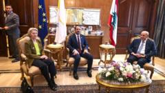 Von der Leyen, Lübnan Meclis Başkanı Nabih Berri ve Kıbrıs Cumhurbaşkanı Nikos Christodoulides ile