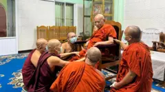 စည်ရှင်ဆရာတော်ကြီး ဘဒ္ဒန္တအဂ္ဂဉာနာဘိဝံသကိုတပည့်သံဃာတော်တွေနဲ့အတူူတွေ့ရှိရမှု