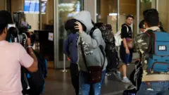 फ्रान्सबाट मुम्बई आइपुगेको विमानका एक यात्रु