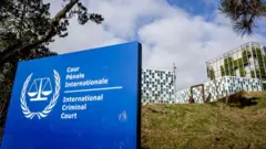 अंतरराष्ट्रीय अपराध न्यायालय का मुख्यालय नीदरलैंड्स के हेग में स्थित है