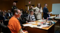 Дженнифер и Джеймс Крамбли в суде