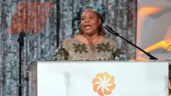 Laybeeriya waxay ku jirtay dagaal sokeeye 14 sano laga soo bilaabo 1989 ilaa 1989, iyada oo ilaa 250,000 oo muwaadiniinteeda ah la aaminsan yahay in lagu dilay dagaalka