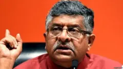 दूरसंचार मंत्री रविशंकर प्रसाद