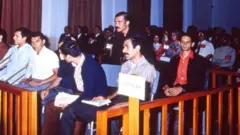 Deniz Gezmiş ve arkadaşları duruşma sırasında