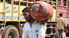 घरेलू गैस के दाम में 29 रुपये की बढ़ोतरी, अब कितने का हुआ सिलेंडर