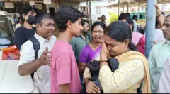 జేఈఈ మెయిన్స్ పరీక్షకు ఆలస్యమైన విద్యార్థులు 