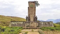  Kimwe mu birango by'amateka y'umujyi wa Kamanyola y'ingabo za Mobutu zatsinze inyeshyamba za Mulele