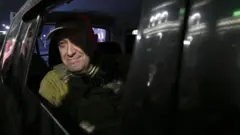 پریگوژین نشسته در خودرویی 