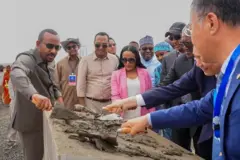 MM Abiy Ahimed naannoo Somaaleetti ijaarsa warshaa xaa'oo fi gaaziif dhagaa bu'uuraa kaa'an