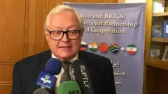 معاون وزیر خارجه روسیه در اجلاس «ایران و بریکس» در تهران حاضر شده و گفته نمی تواند جدول زمانی مشخصی برای عضویت ایران در بریکس اعلام کند