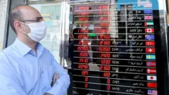 قیمت‌های روی تابلو مربوط به اوایل اردیبهشت ۱۳۹۹ است