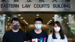 Ivan Lam, Joshua Wong iyo Agnes Chow oo u ololeeya arrimaha dimuqraadiyadda oo Isniinti maxkamad ku taallo Hong Kong la soo taagay