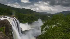 அதிரப்பள்ளி