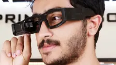 هل تصبح النظارة المتكلمة مستقبل التواصل مع الصم والبكم؟