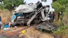 Image d'un des bus impliqués dans l'accident de Kaffrine au Sénégal