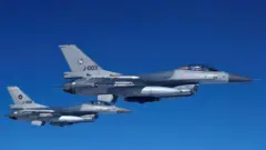Indege z'intambara za F-16 zo mu Buholandi. Ifoto yo mu kwezi kwa Nyakanga (7) mu 2023