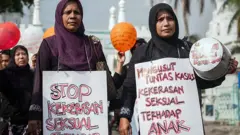 Skandal pelecehan seks di salah satu sekolah internasional paling bergengsi di Indonesia di Jakarta telah memicu perdebatan sengit tentang kegagalan untuk melindungi anak-anak di negara ini dan mendorong seruan untuk hukuman yang lebih keras bagi para pedofil.