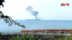 دا انځور د سوریې خبري اژانس خپور کړی چې وايي بېړۍ کې اور لګېدلی