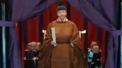Naruhito secara resmi naik tahta setinggi 6,5 meter.