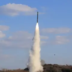 朝鮮中央通信が26日に公開した巡航ミサイル発射実験風景