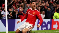 كريستيانو رونالدو محتفلا بهدف الفوز على أتالانتا في دوري أبطال أوروبا
