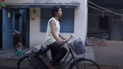 పేపర్ గర్ల్