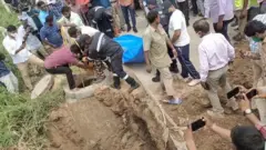 మ్యాన్ హోల్ మరణం