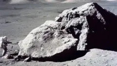 این نمونه‌ها در سال ۱۹۷۲ از سطح ماه جمع‌آوری شده است