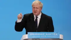 Boris Johnson đã giành chiến thắng trong cuộc bầu cử lãnh đạo đảng Bảo Thủ vào ngày 23/7/2019.