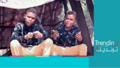 "نكابر".. أغنية لطفلين يمنيين نازحين تجتاح المنصات الاجتماعية
