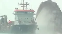 డ్రెడ్జింగ్