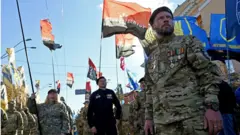 Kiev'de Cumhurbaşkanlığı sarayı önünde gösteri yapan Ukraynalı gaziler - 14 Ekim 2020