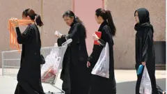 خادمات فلبينيات في الرياض