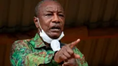 Alpha Conde alikuwa katika upinzani kwa miaka mingi kabla ya kushinda uchaguzi 2010 na 2015