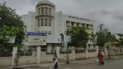 குஜராத்தில் கல்வியாளர்கள் அதிர்ச்சி: மாணவர்களுக்கு பாஜகவில் சேருவதற்கான நோட்டீசை விநியோகம் செய்த கல்லூரி பொறுப்பு முதல்வர்