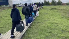 Ётоқхонадаги мигрантлар энди бошқа жойга кўчирилмоқда