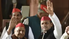 मुलायम सिंह यादव, अखिलेश यादव