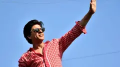 বলিউড সুপারস্টার শাহরুখ খান