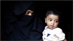 রাখাইন থেকে বোনকে নিয়ে পালিয়ে এসেছিলেন ইয়াসমিন