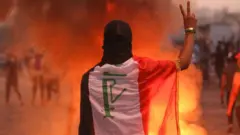 متظاهر عراقي