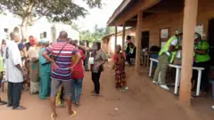 Ndị mmadụ pụtara mee ntuliaka maka nhọpụta omeiwu ọhụrụ na Ngor-Okpala nke Imo steeti n'ụbọchị Satọdee