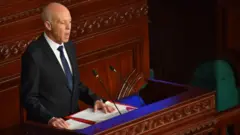 الرئيس التونسي الجديد قيس سعيد يلقي أول خطاب له في برلمان بلاده