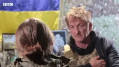 Що Шон Пенн робить на Донбасі?